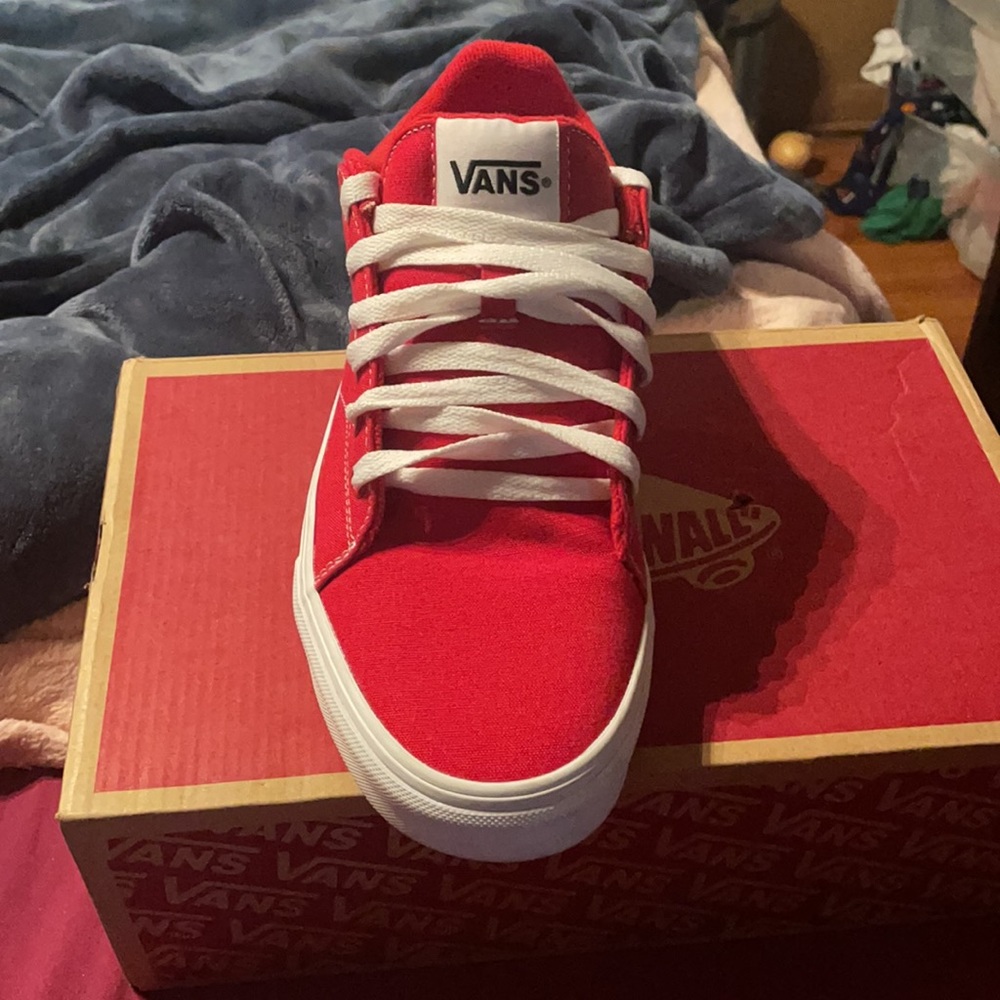 Vans - Picture 4 of 5